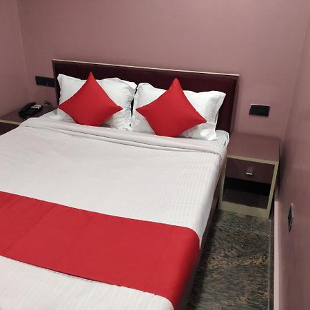 Oyo 16871 Anant Home Stay Шиллонг Экстерьер фото