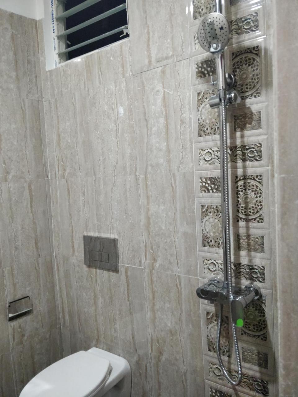 Oyo 16871 Anant Home Stay Шиллонг Экстерьер фото