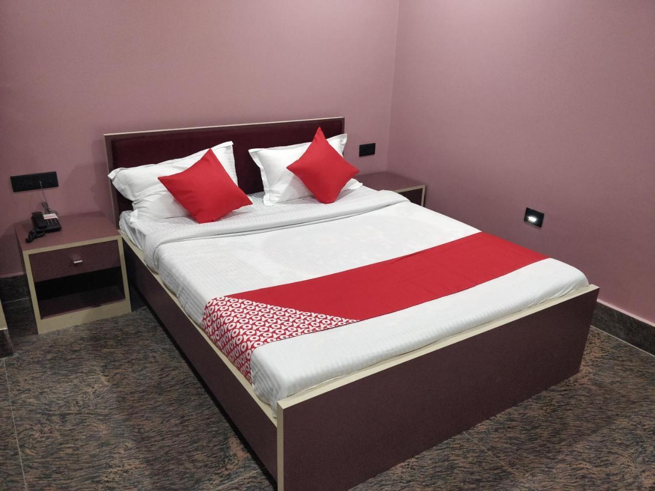 Oyo 16871 Anant Home Stay Шиллонг Экстерьер фото