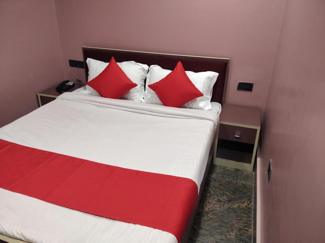 Oyo 16871 Anant Home Stay Шиллонг Экстерьер фото