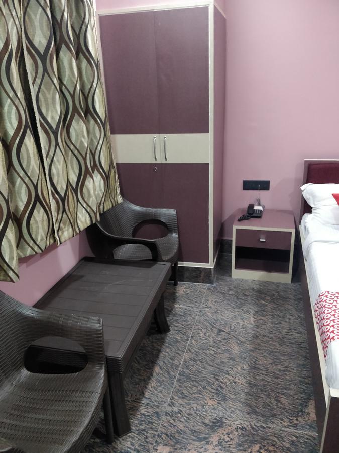 Oyo 16871 Anant Home Stay Шиллонг Экстерьер фото