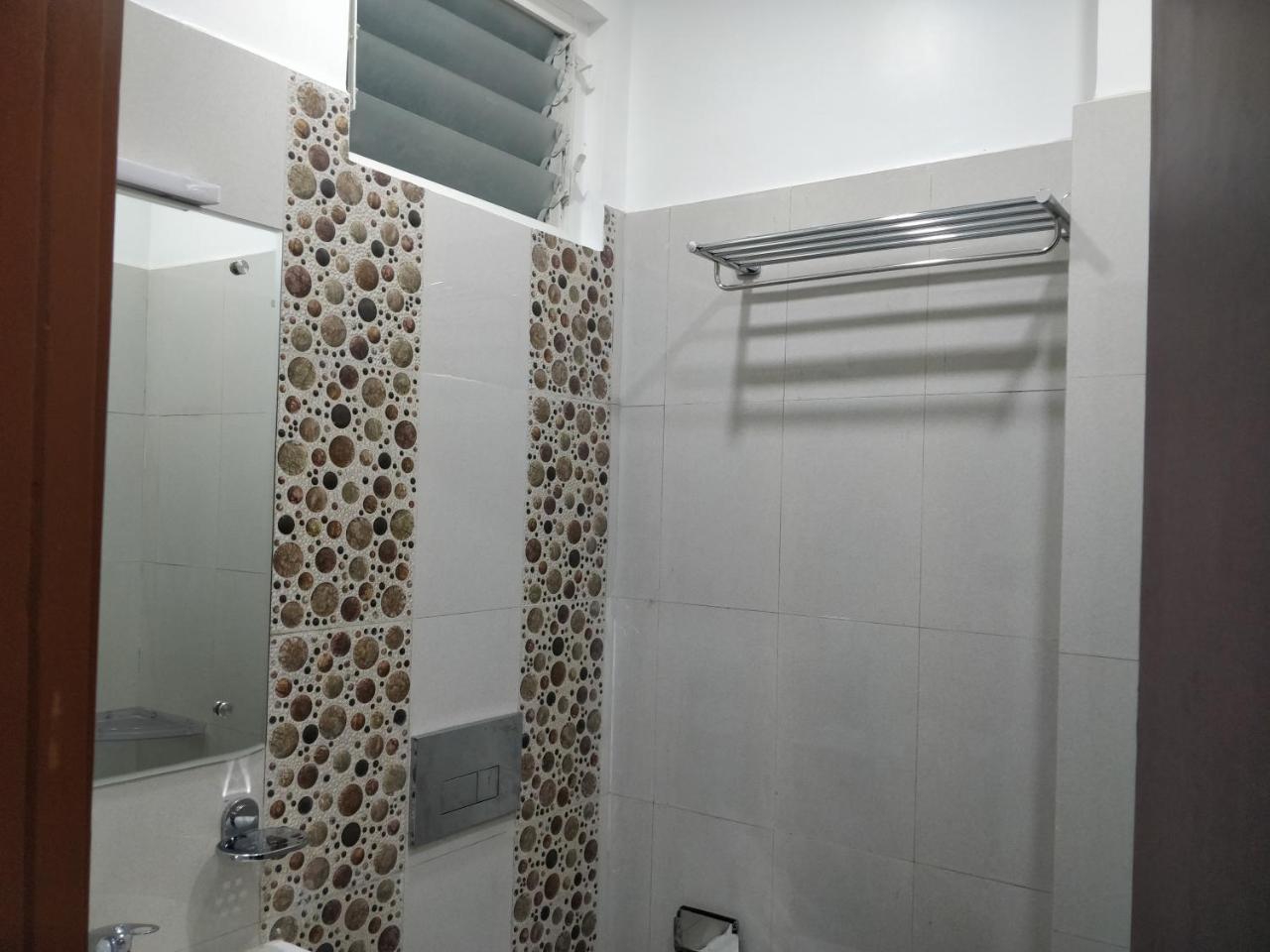 Oyo 16871 Anant Home Stay Шиллонг Экстерьер фото